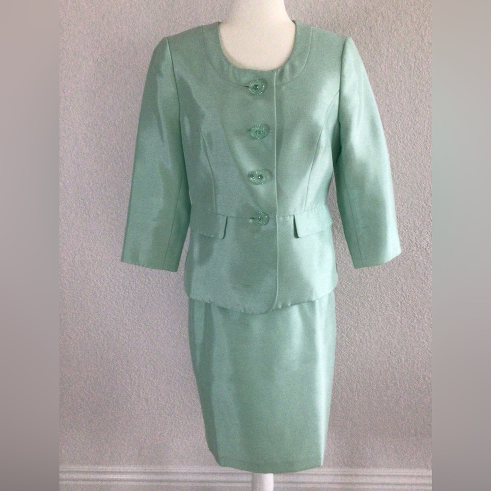 Le Suit Green Knee-Length Pencil Skirt for Work
